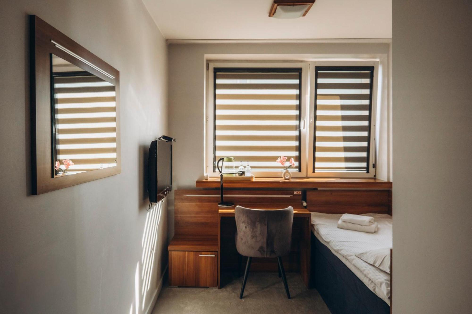 Hotel-24 Plock Ngoại thất bức ảnh