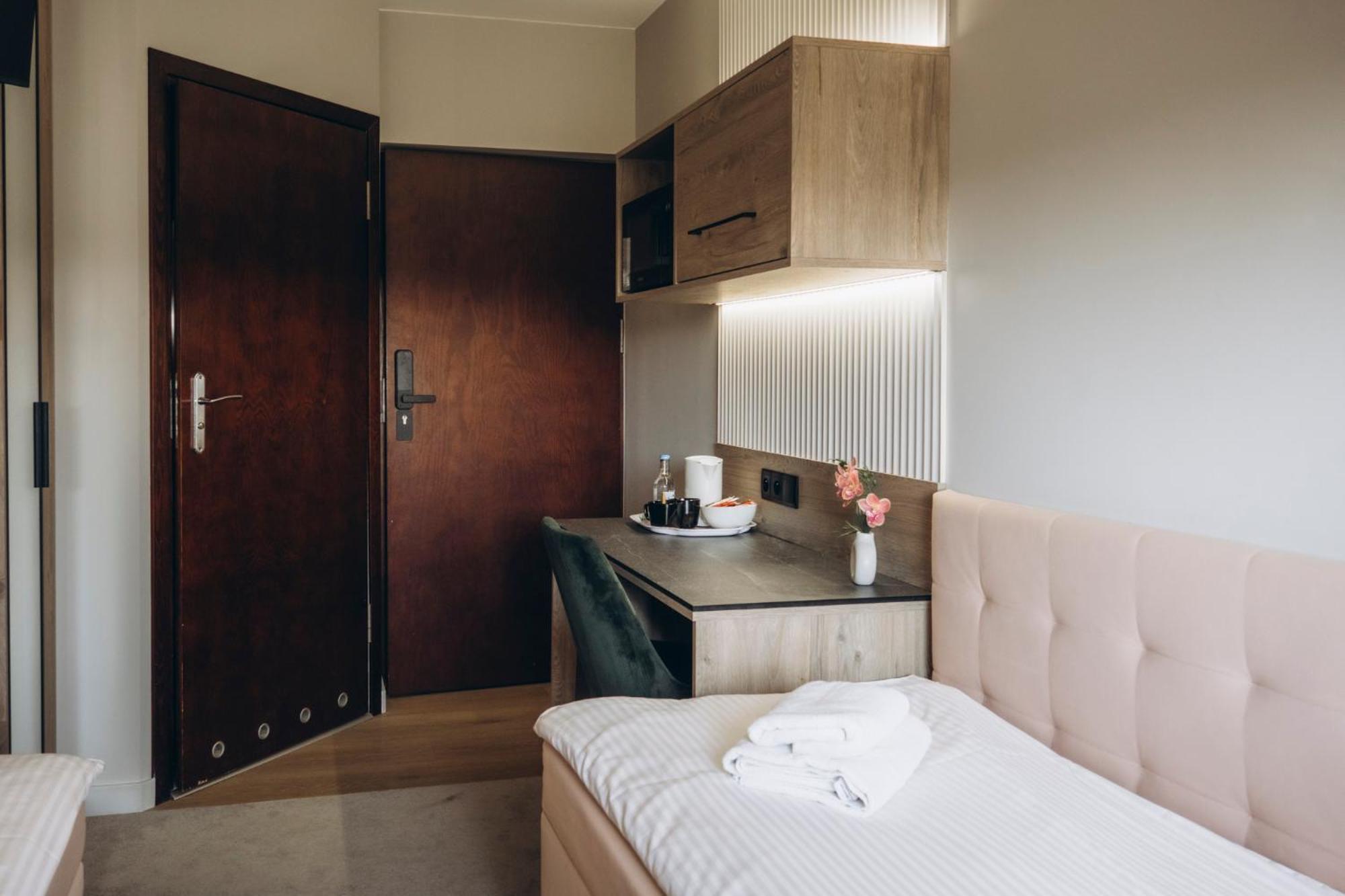 Hotel-24 Plock Ngoại thất bức ảnh