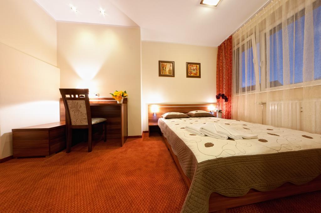 Hotel-24 Plock Ngoại thất bức ảnh