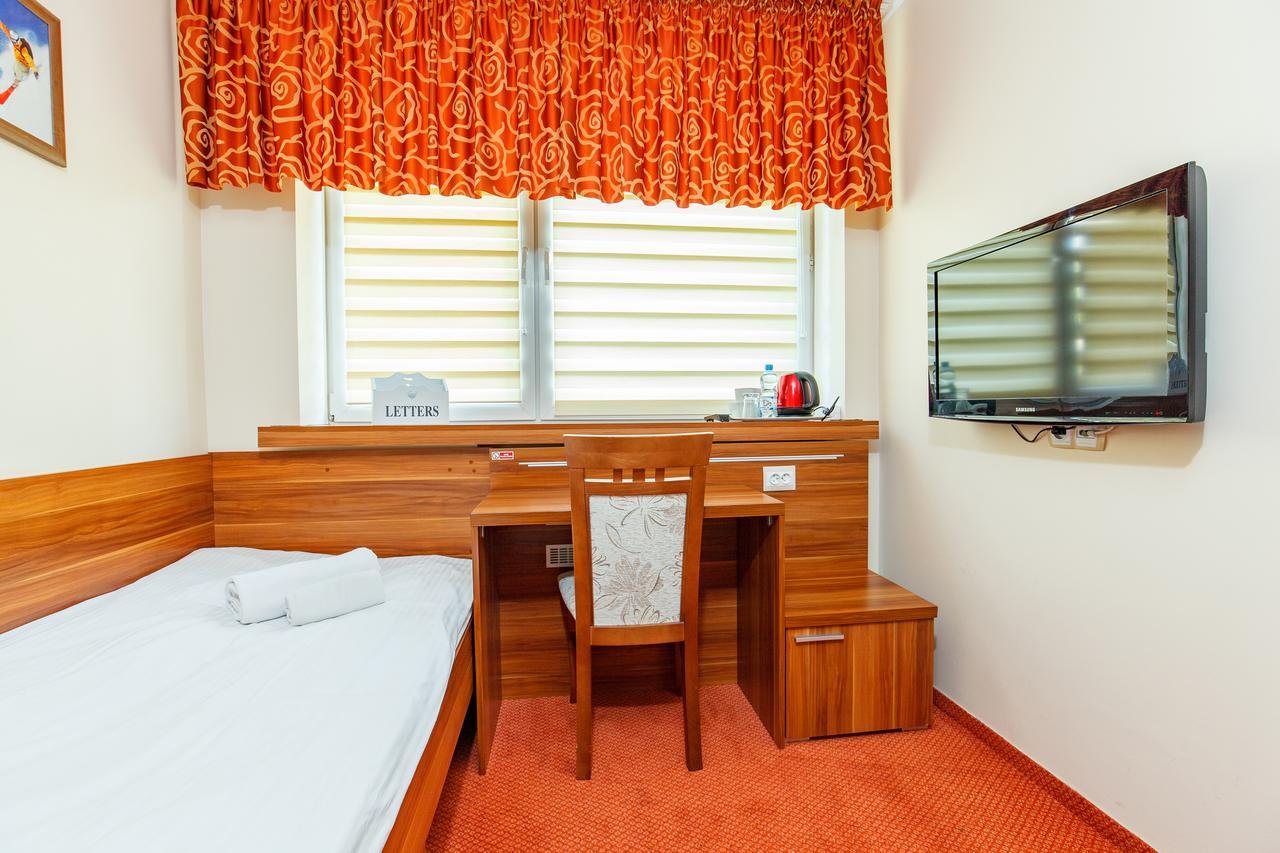 Hotel-24 Plock Ngoại thất bức ảnh